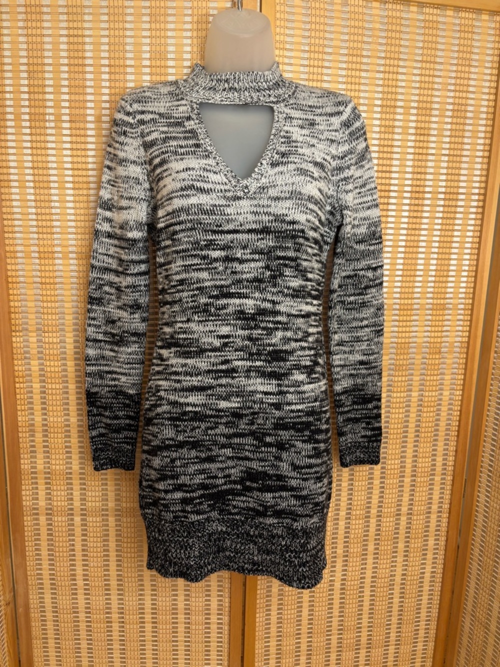 Almost Famous adorable grey cutout V neck neckline Sweater knit dress sz Medium